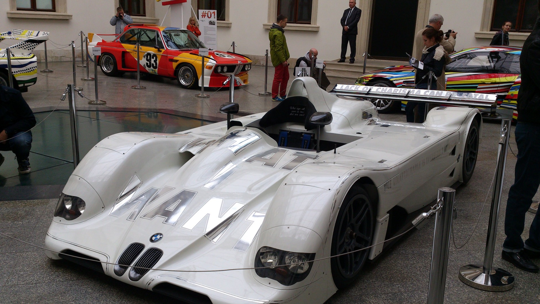 BMW Art Car Collection #15 BMW V12 LMR Jenny Holzer 1999 r.