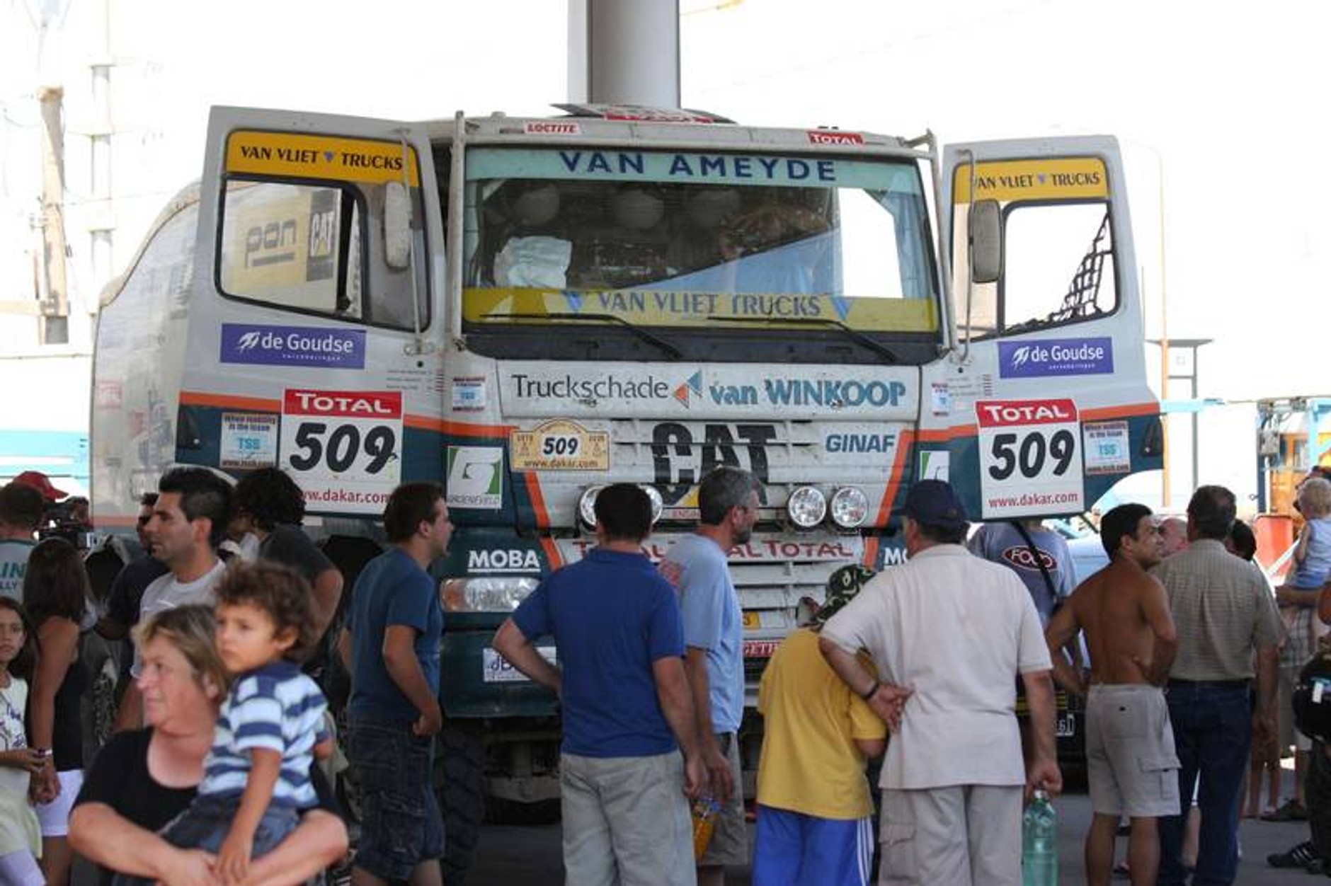 Rajd Dakar 2009: radość na mecie (fotogaleria 3.)