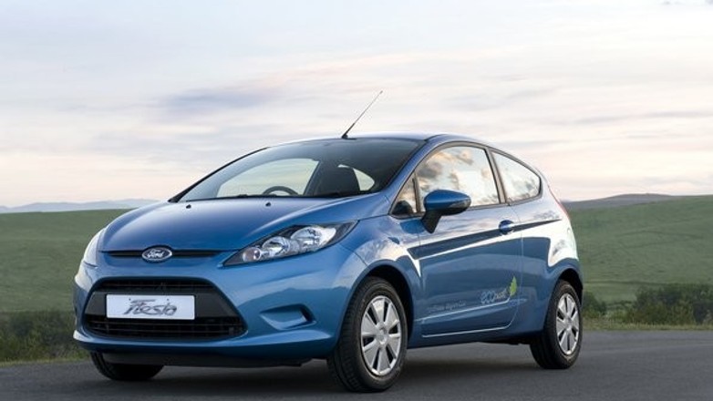 Premierowe Fordy w Paryżu