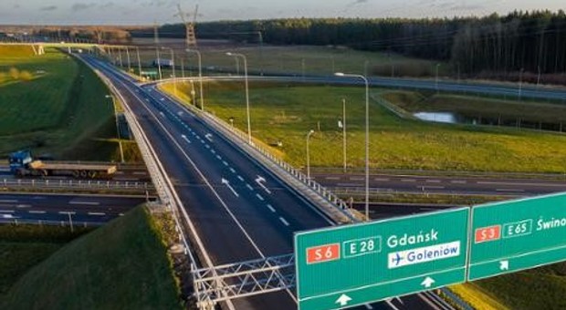 Policjanci zakończyli przejażdżkę rowerem po ekspresówce. Kosztowała 250 zł