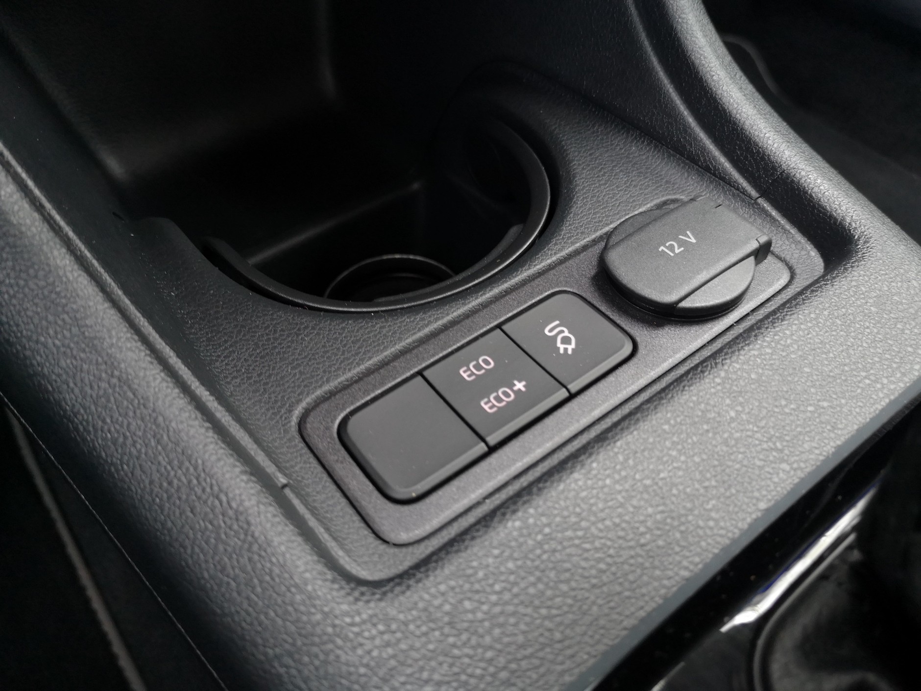Volkswagen e-Up! Do wyboru mamy, oprócz zwykłego trybu jazdy, opcję oszczędną i ultraoszczędną