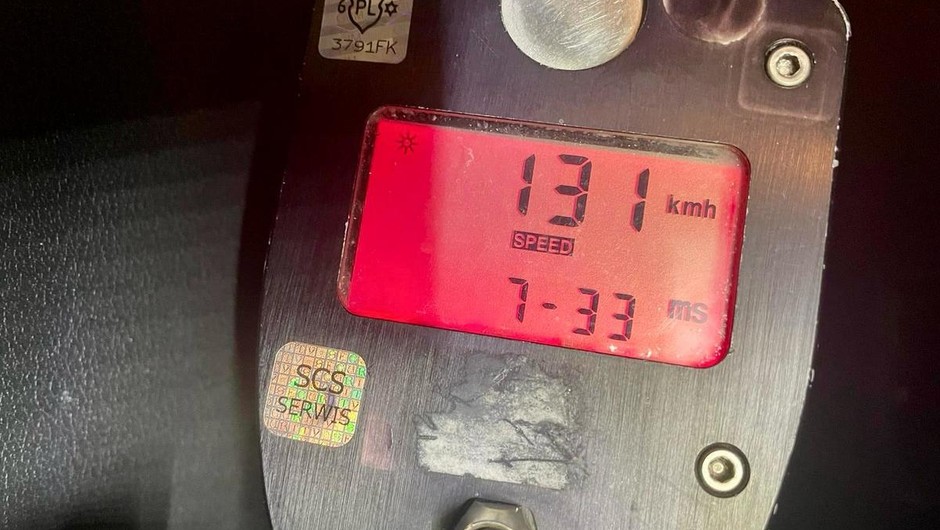 Pędził 131 km/h w terenie zabudowanym. "Prawko" miał dwa miesiące