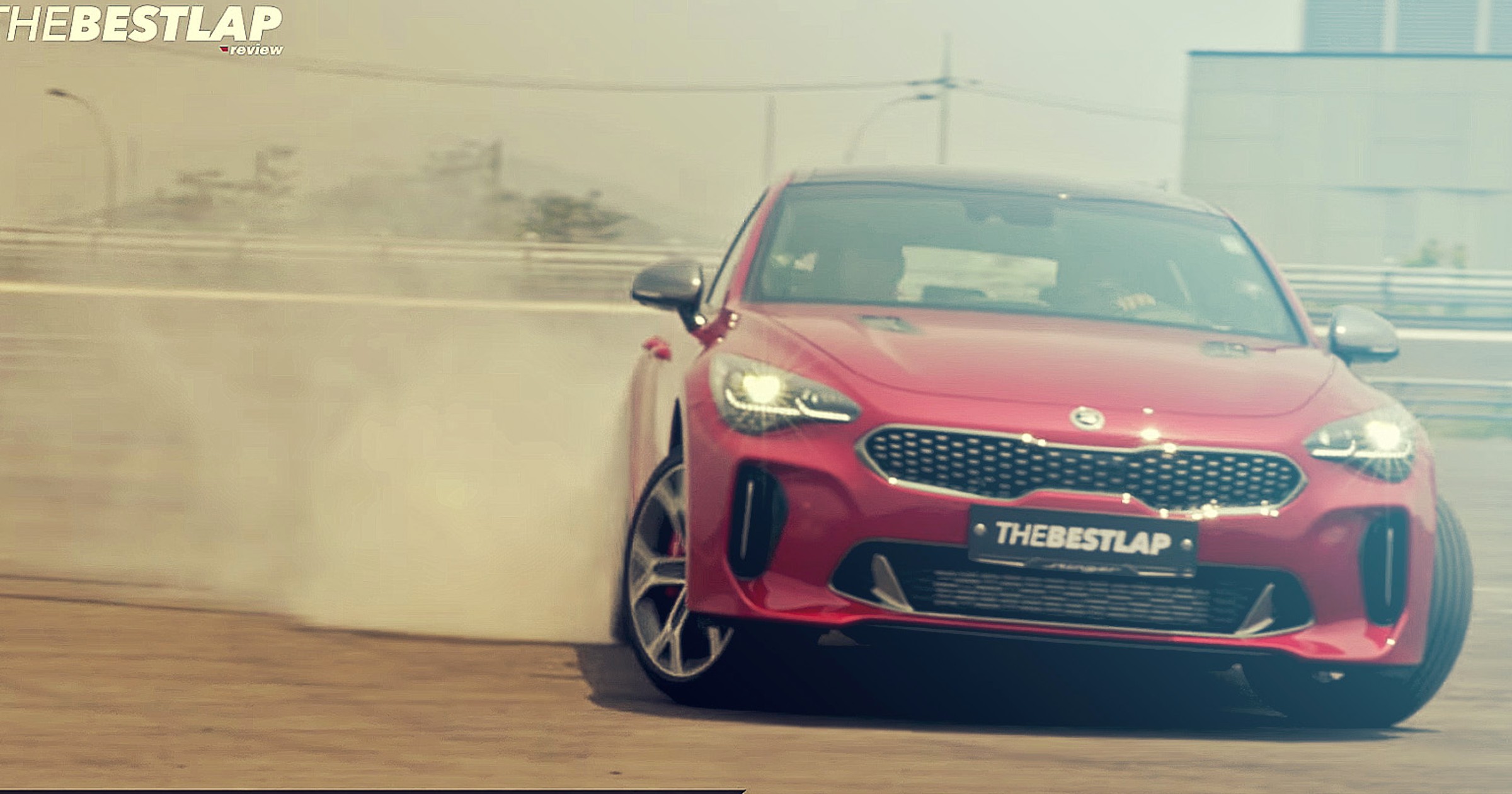 Kia potrafi driftować? Zobaczcie Stingera w akcji!