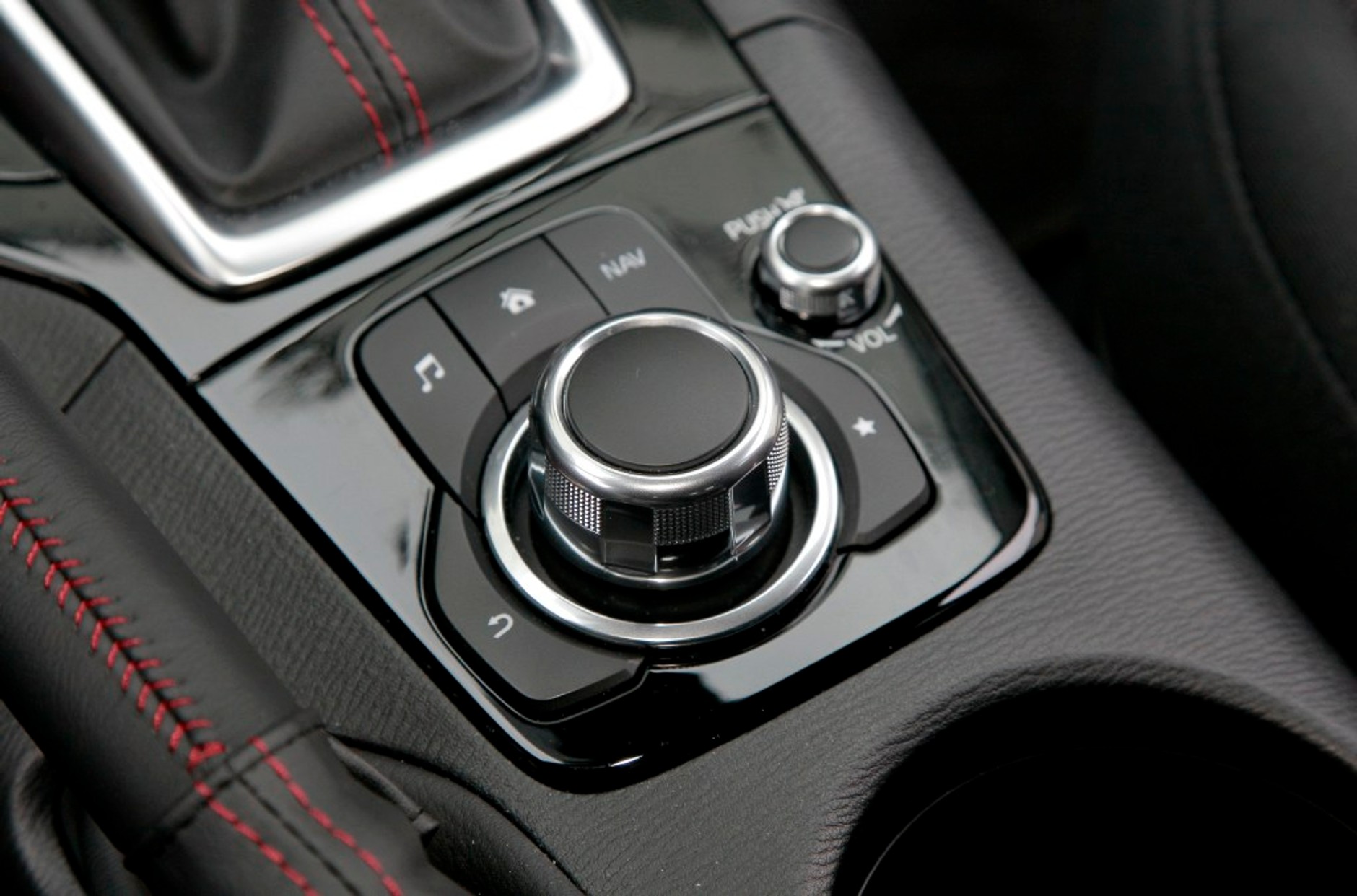 Nowa Mazda 3, system HMI