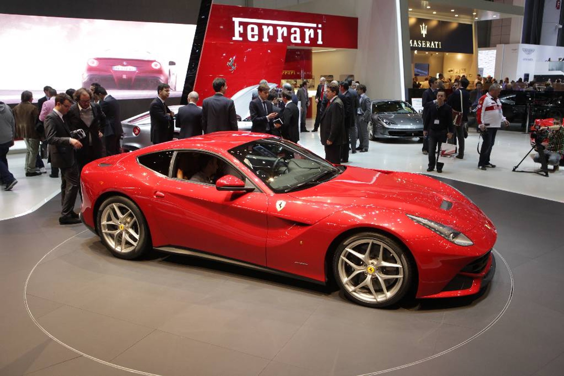 Ferrari F12 berlinetta: najszybszy rumak z Maranello