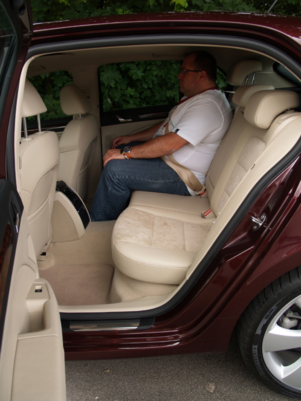 Skoda Superb 2.0 TDI DSG Platinium - Test limuzyny z pomysłem