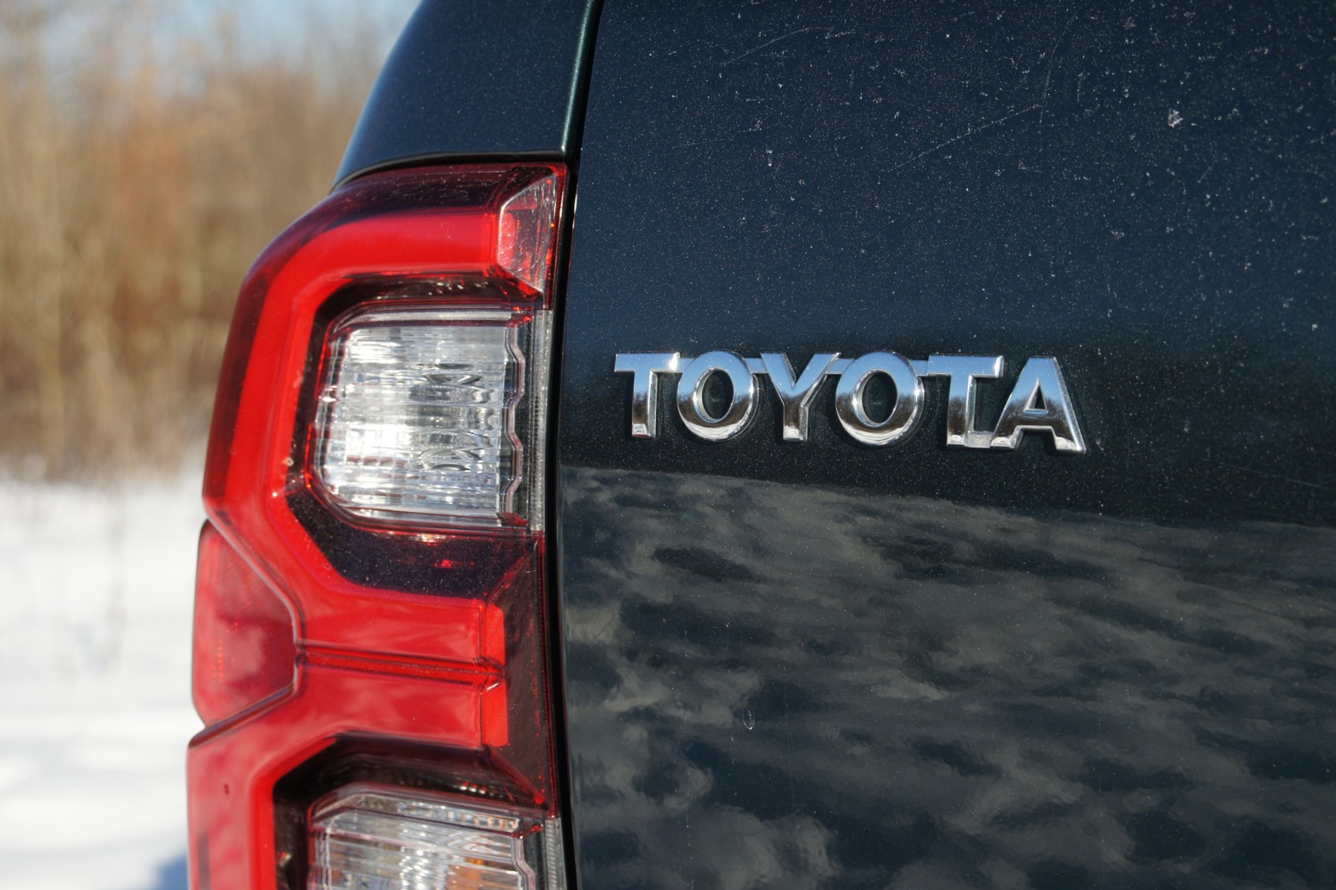 Toyota Hilux 2.8 D-4D MHEV Invincible