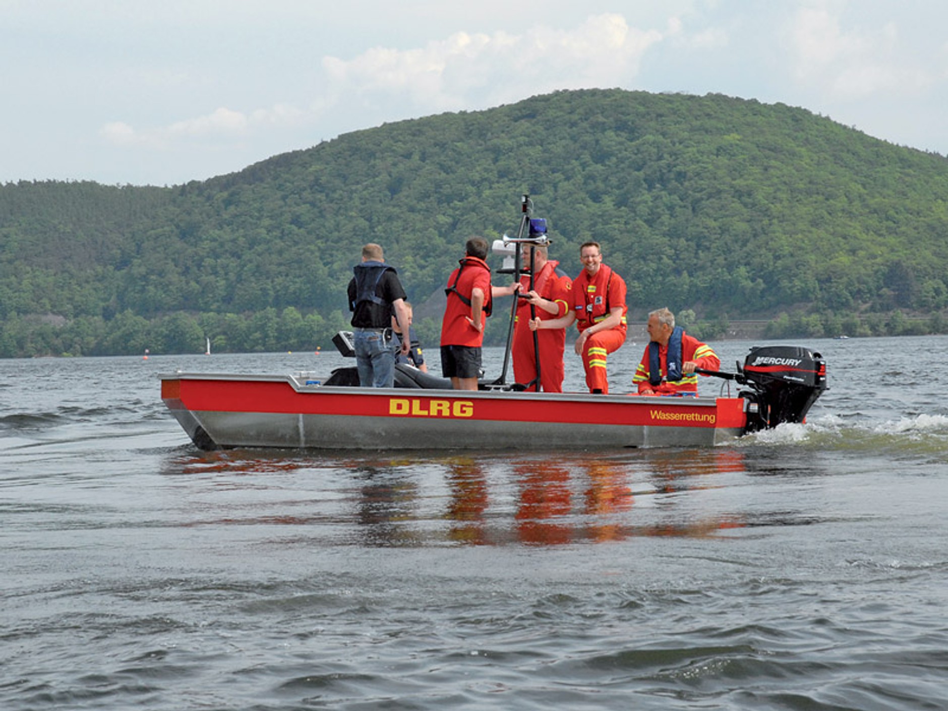 EDAG opracował łódkę mogącą jeździć także po lądzie