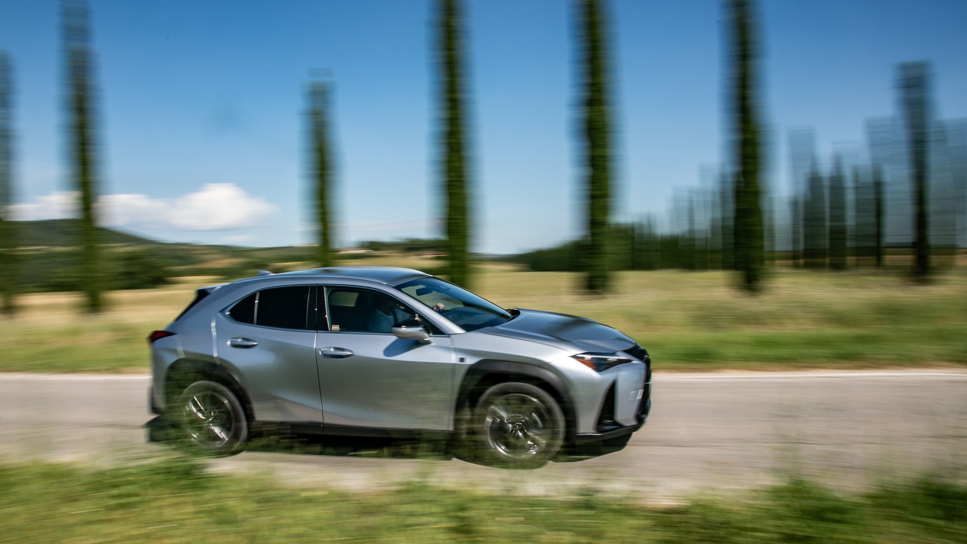 Lexus UX 2025