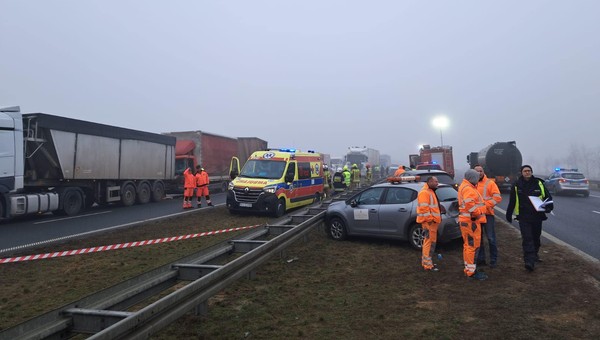 Wielki karambol na drodze S5. W gęstej mgle zderzyły się 22 pojazdy