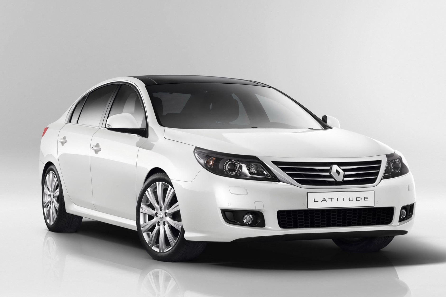 Renault Latitude: premiera następcy Vel Satisa w sierpniu