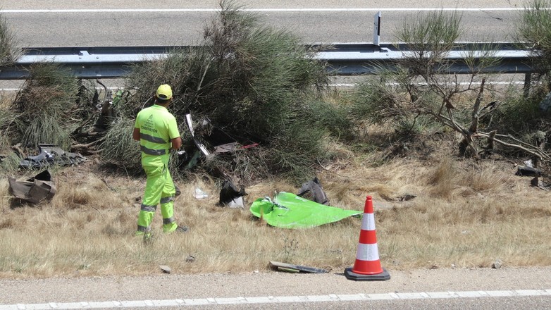 epa12212454 - SPAIN SOCCER ACCIDENT (Liverpool player Diogo Jota dies in car accident)