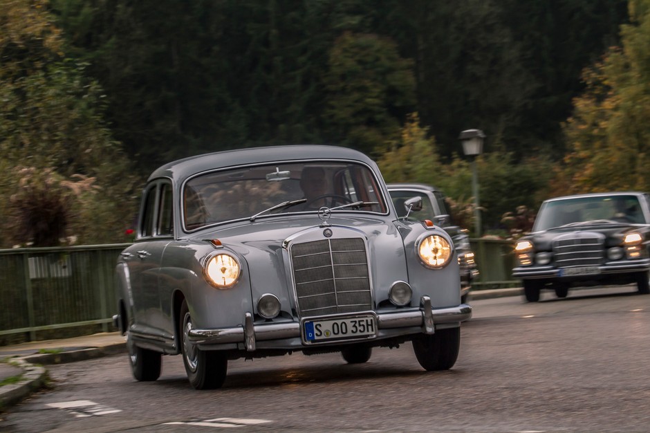 Mercedes-Benz 220 "Ponton"