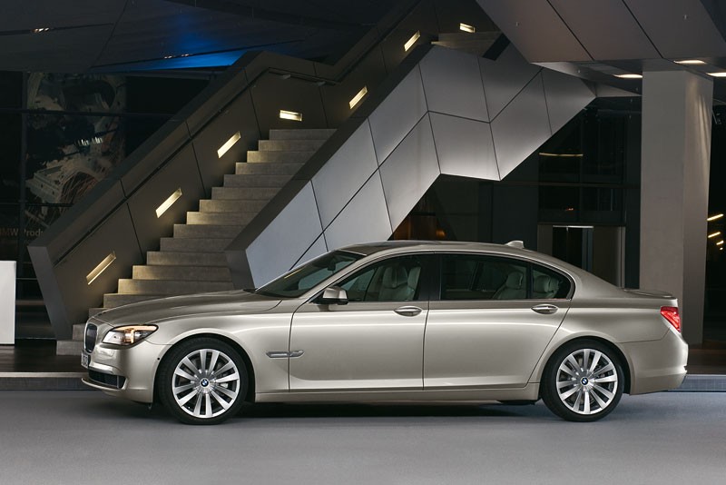 Nowe silniki dla BMW 7 w 2009 roku: 730i, 735d, 750Xi oraz 760i