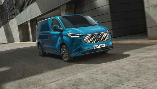 Ford E-Transit Custom. Taki będzie też nowy dostawczy Volkswagen 