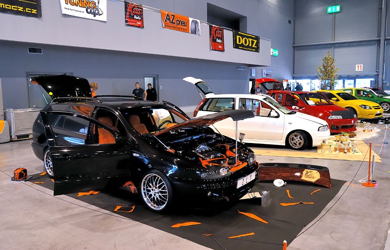 Tuning &amp; Custom Salon Brno 2009 (fotogaleria)
