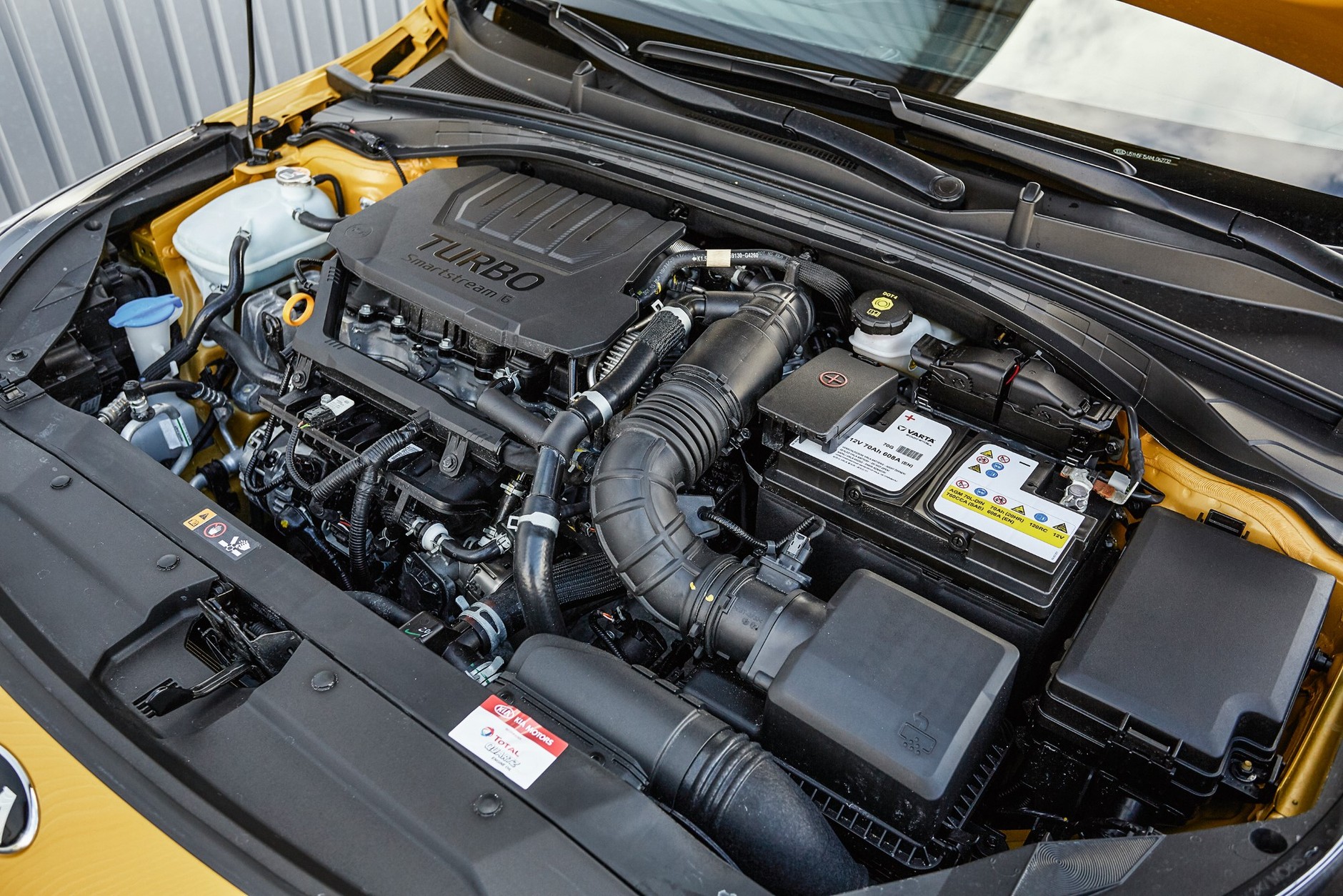 Nowy Citroen C4 kontra Kia XCeed - kompakty czy jednak SUV-y?