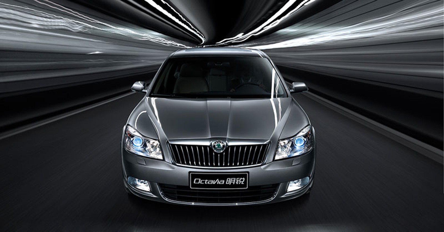 Pekin 2010: Škoda Octavia w Chinach - diody z tyłu, drewno w środku i zmodyfikowane silniki