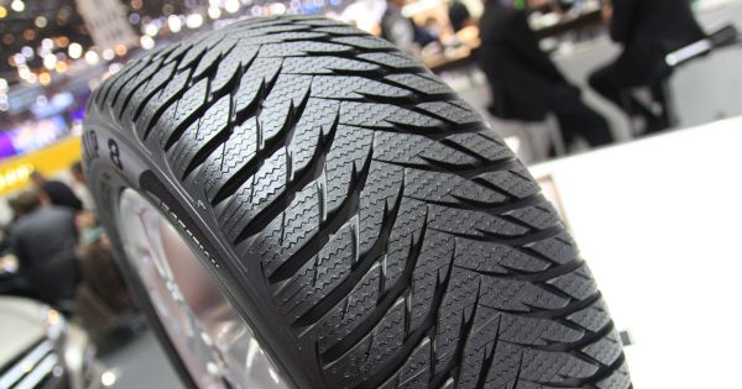 Goodyear UltraGrip 8