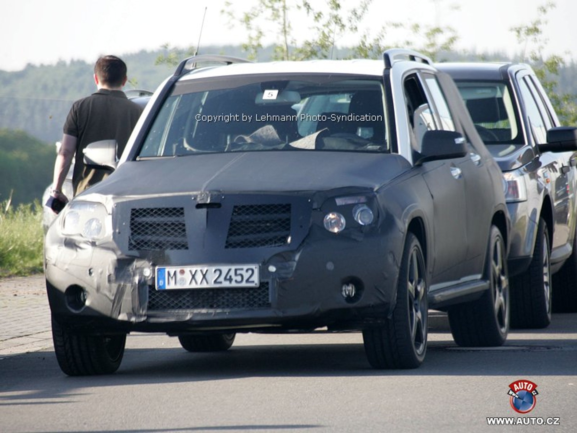Zdjęcia szpiegowskie: Mercedes-Benz GLK nie będzie miał łatwo