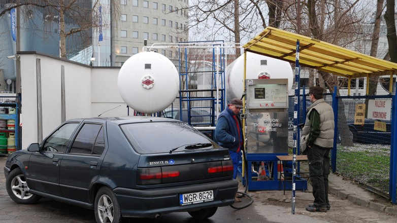 Benzyna za ponad 5 zł. Czy już czas na gaz?