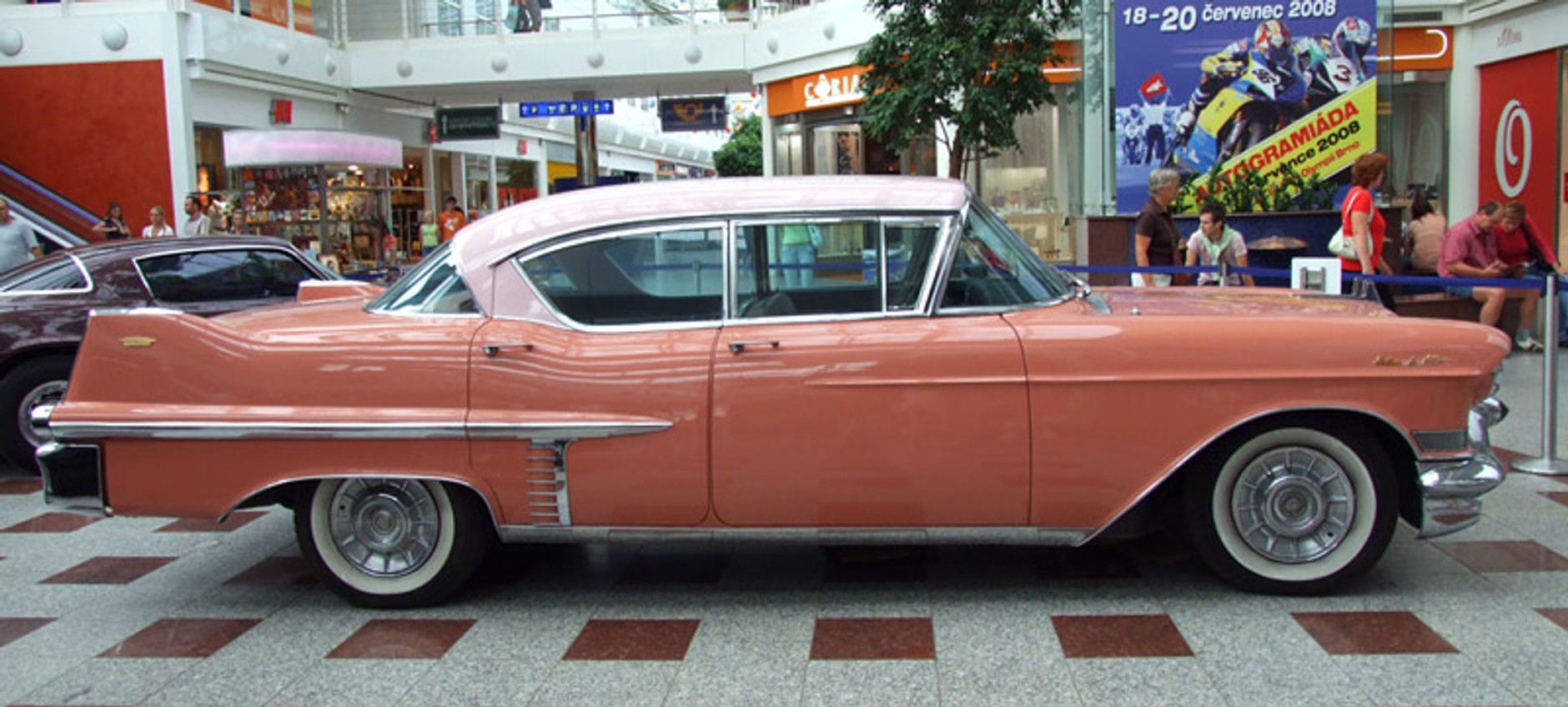 Zlot samochodów amerykańskich w Brnie (fotogaleria)