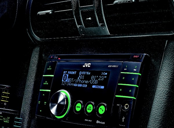 Nowości Car audio - radia samochodowe sezonu 2010