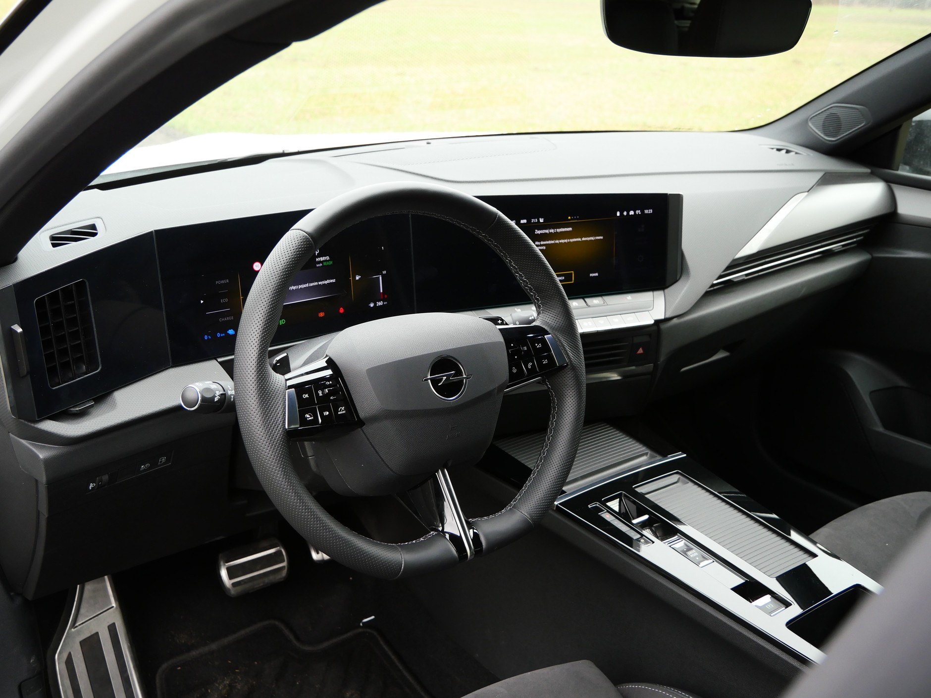 Opel Astra Sports Tourer GSe plug-in hybrid 225 KM