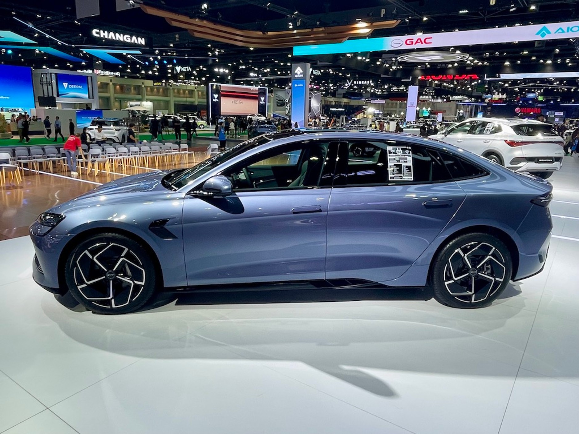 Salon w Bangkoku 2024 – auta chińskie