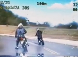 Policjanci w pogoni za dwoma nastoletnimi motocyklistami