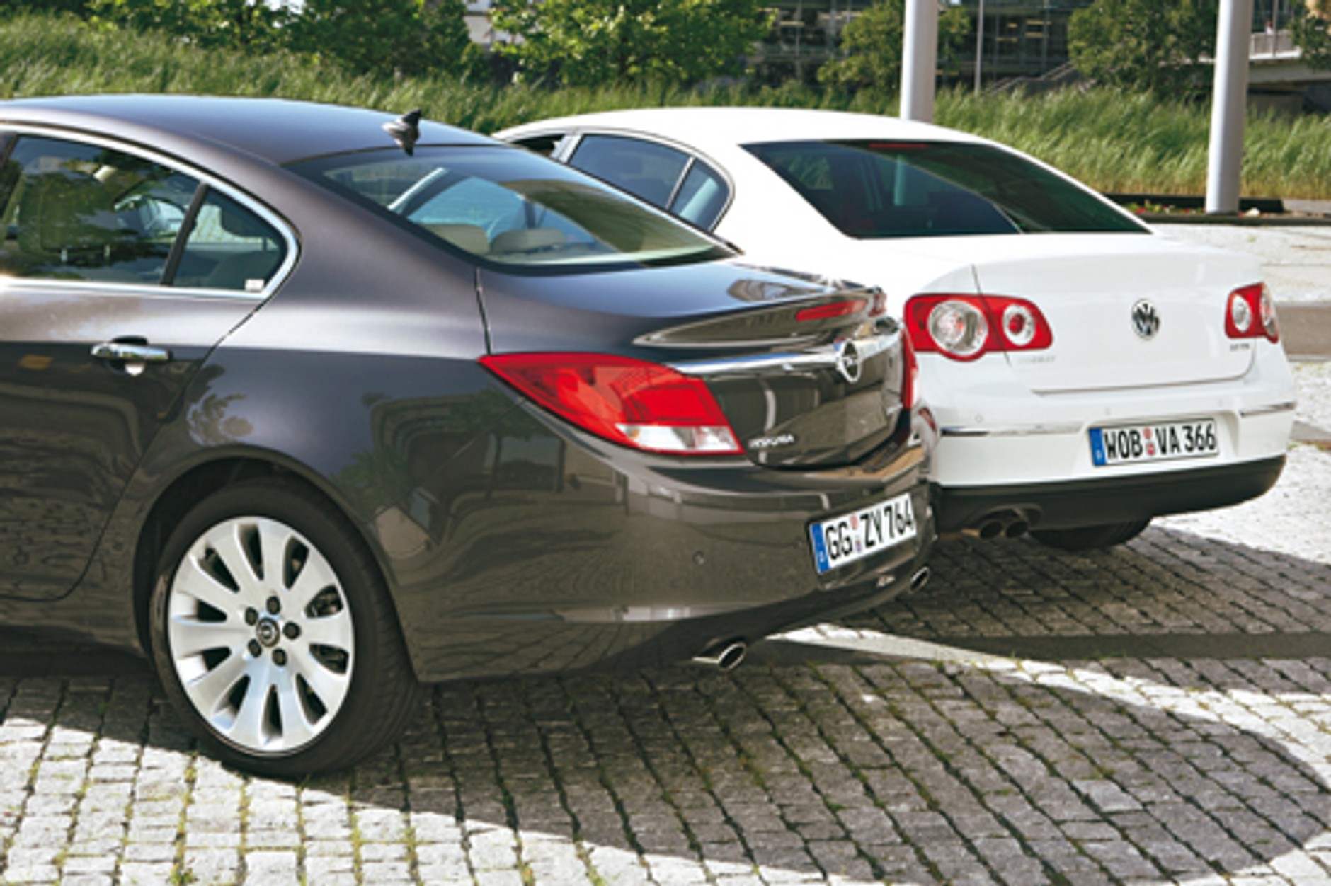 Opel Insignia i Volkswagen Passat. Czy następca Vectry prześcignie Passata?