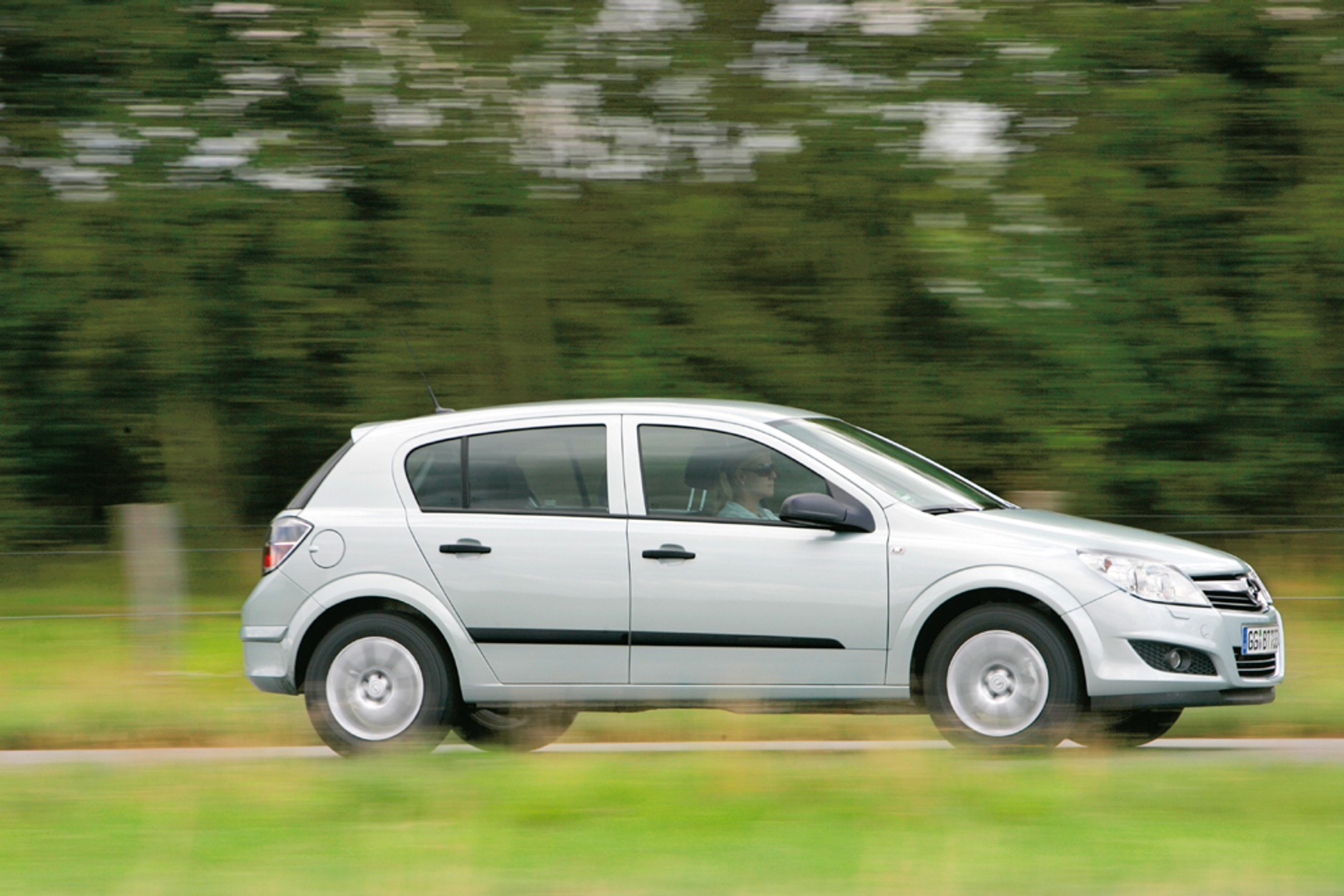 Volkswagen Golf kontra Mazda 3, Ford Focus i Opel Astra - ...bo mało pić,  to trzeba umieć. Porównanie kompaktów z małymi dieslami