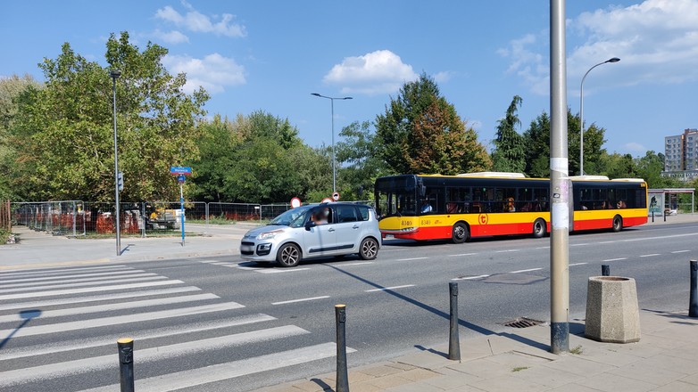 Ulica Woronicza w Warszawie po zamontowaniu progów zwalniających