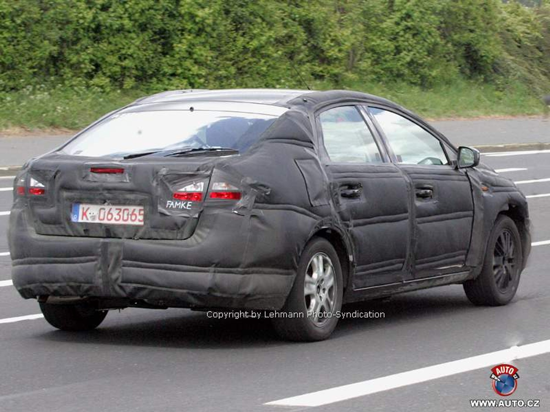 Zdjęcia szpiegowskie: nowy Ford Mondeo