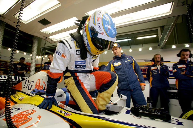 Formuła 1: Fernando Alonso pokazał klasę w Jerez (fotogaleria z testów)