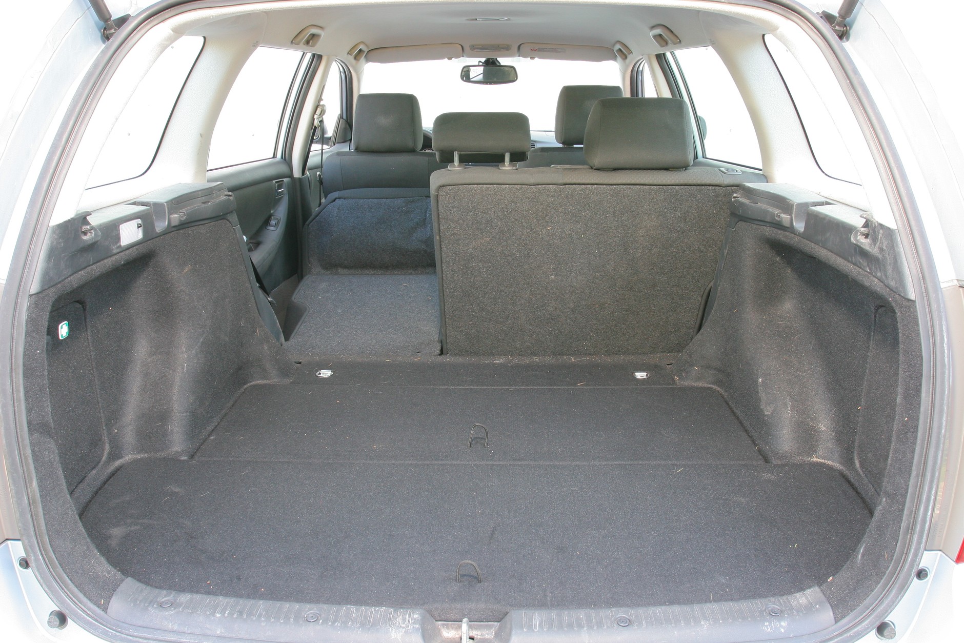 Toyota Corolla E12 (2002-07) - od 9500 zł