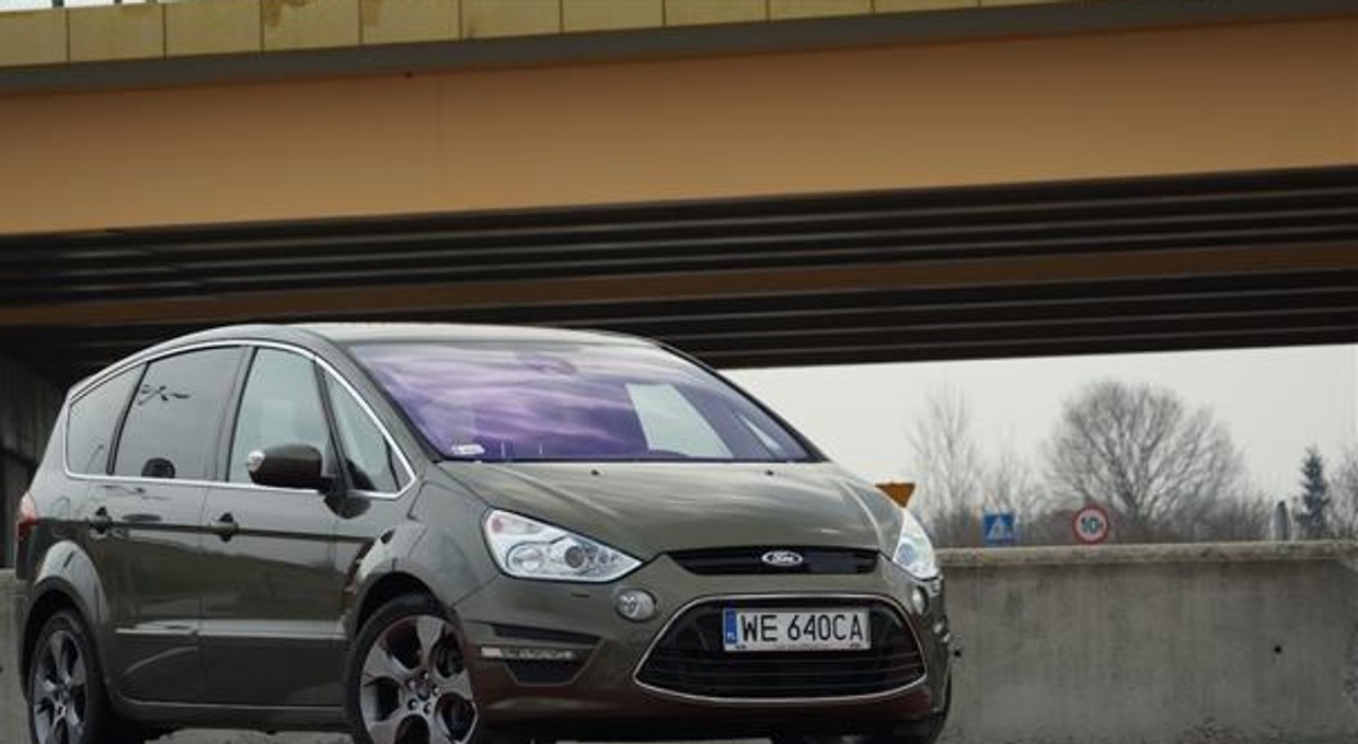 Ford S-MAX 2.0 EcoBoost PowerShift Titanium - Zmiany zgodne z trendem