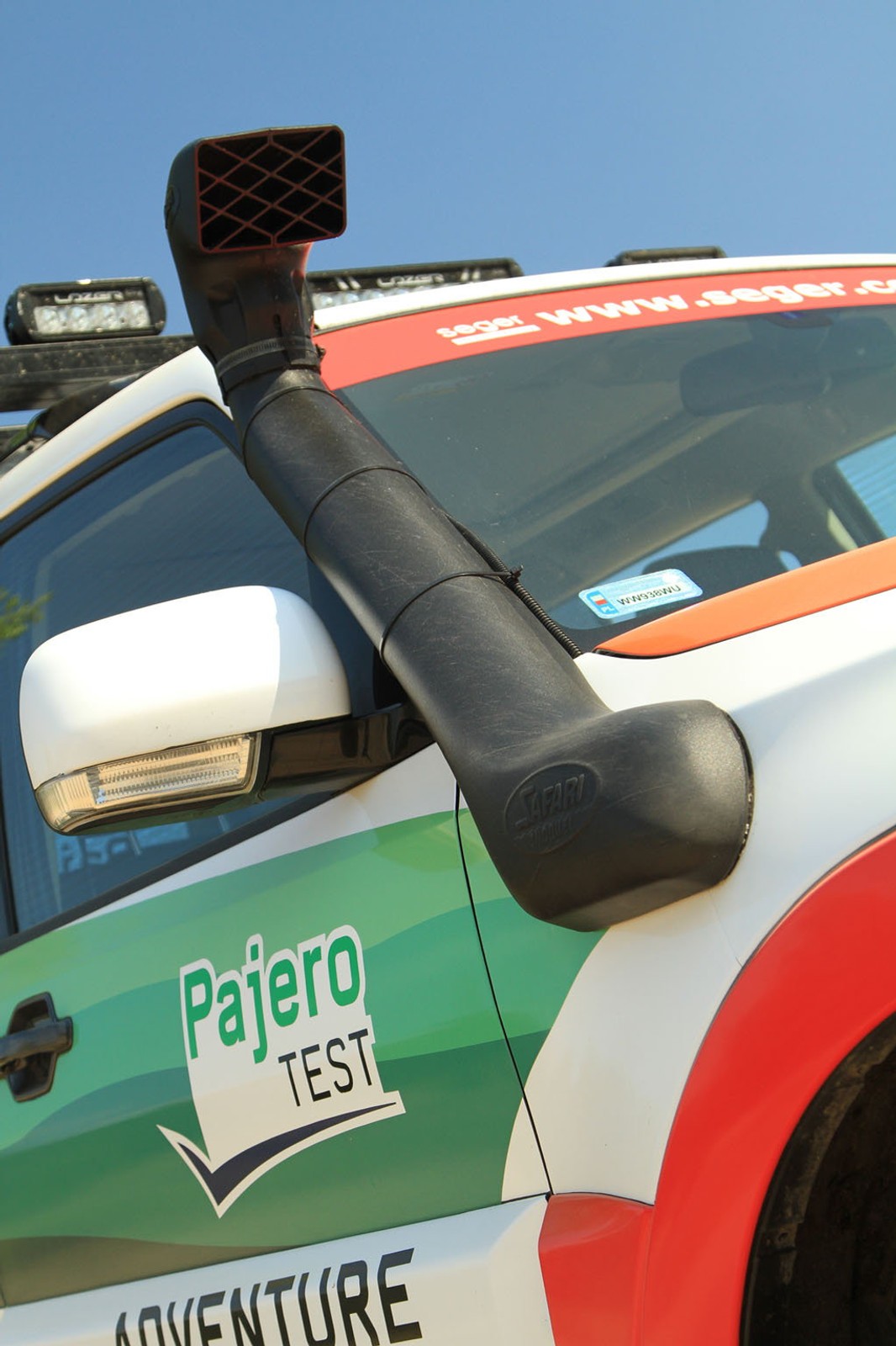 Mitsubishi Pajero 3.2 DID Instyle  - na pohybel SUV-om