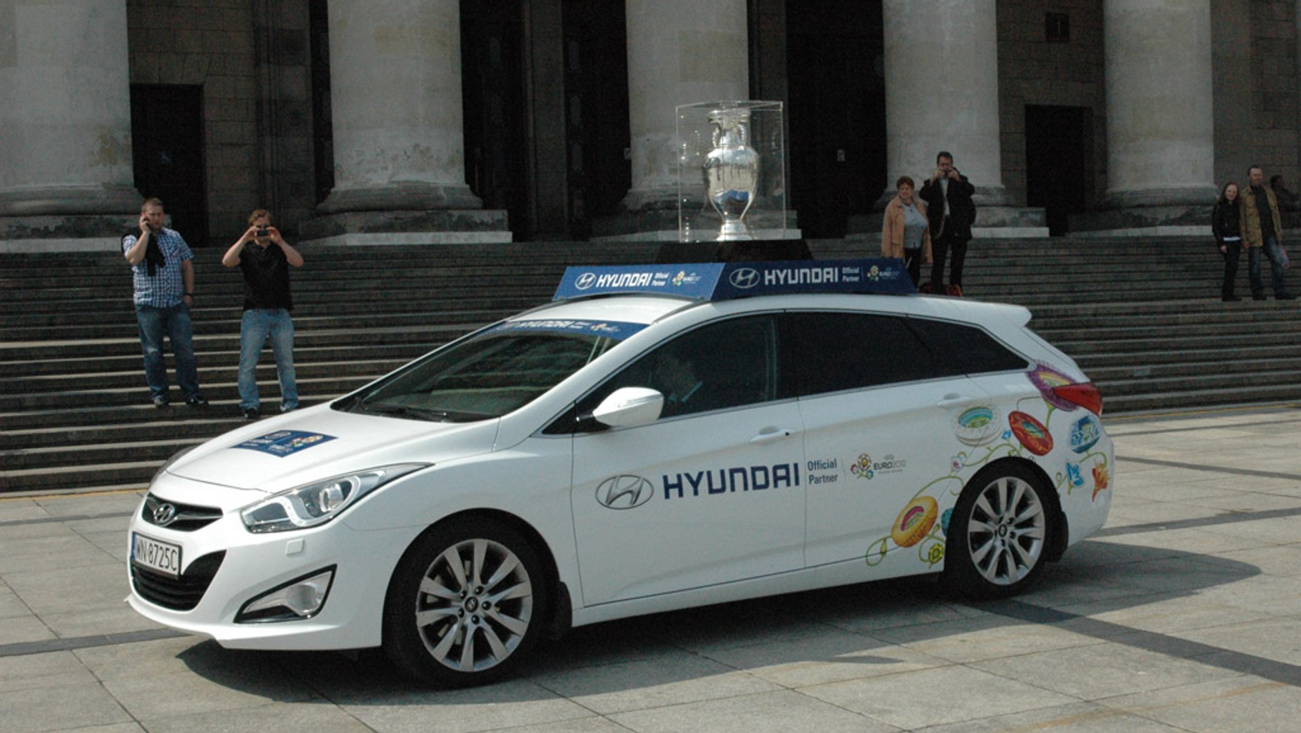Hyundai przywiózł Puchar UEFA Euro 2012