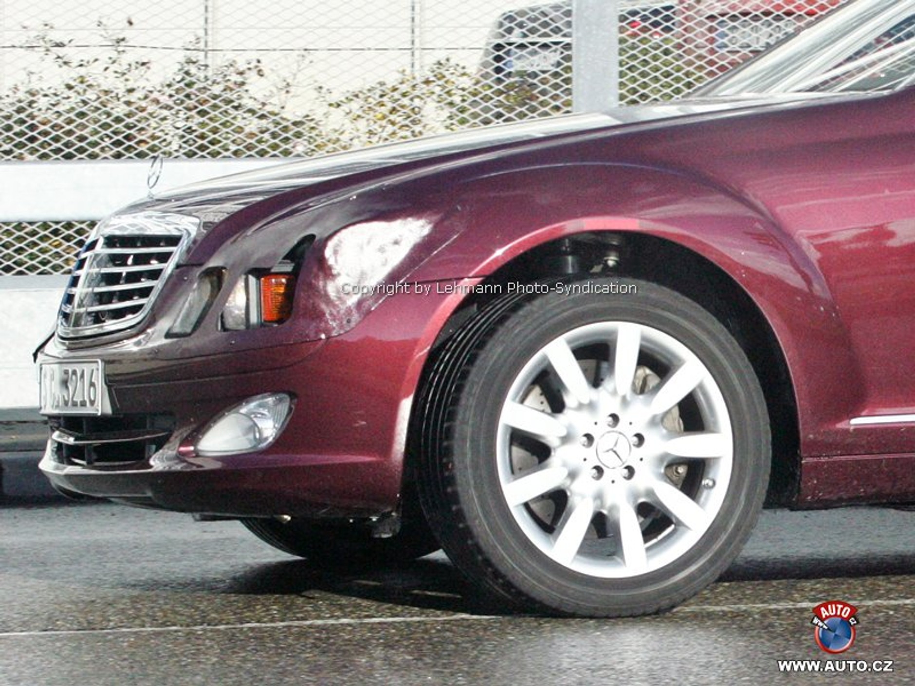 Zdjęcia szpiegowskie: Mercedes-Benz S z nowym makeupem