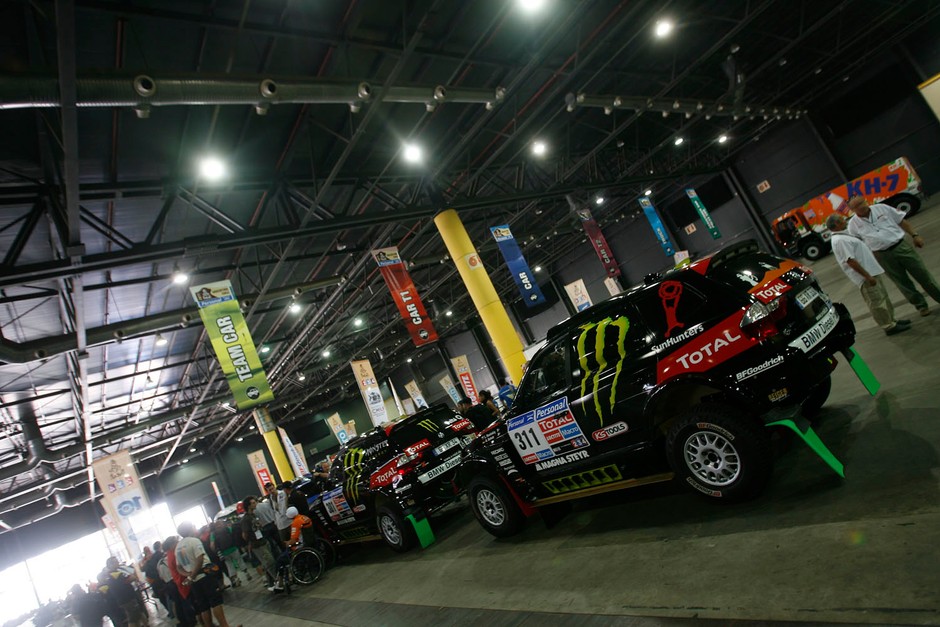 Rajd Dakar 2011 - zespół X-raid - fot. Rallyworld©Willy Weyens