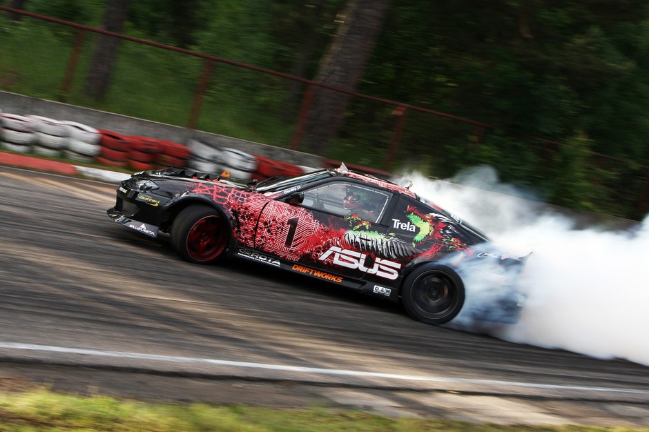 Drifting i FMX na VERVA Street Racing 2012