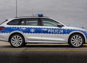 Nowe, hybrydowe Skody Octavie w barwach policji już na drogach