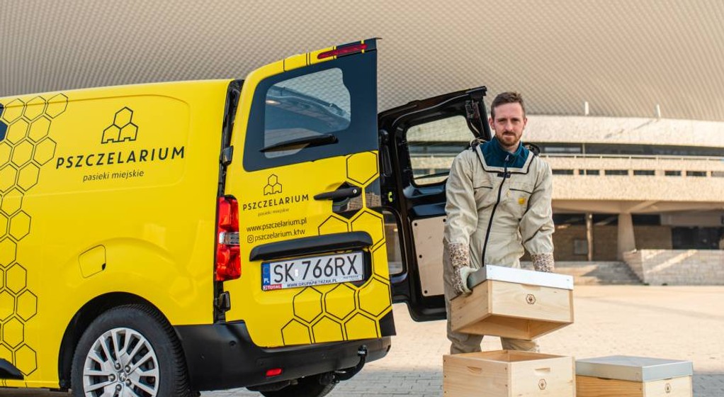 Peugeot Expert jako limuzyna dla… pszczół