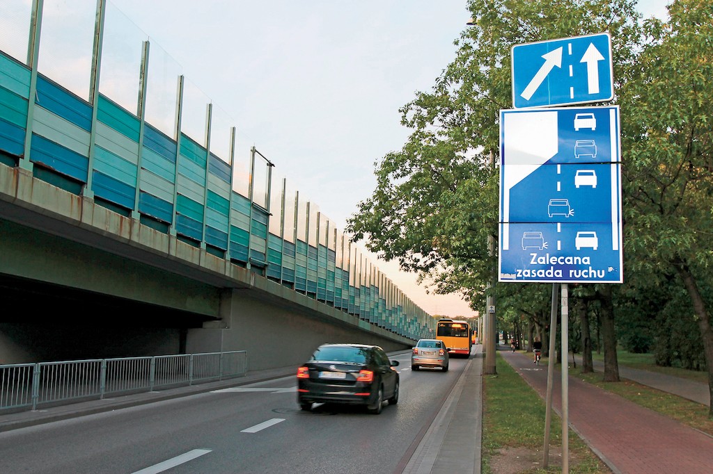 Korytarz życia i jazda na suwak – będą obowiązkowe