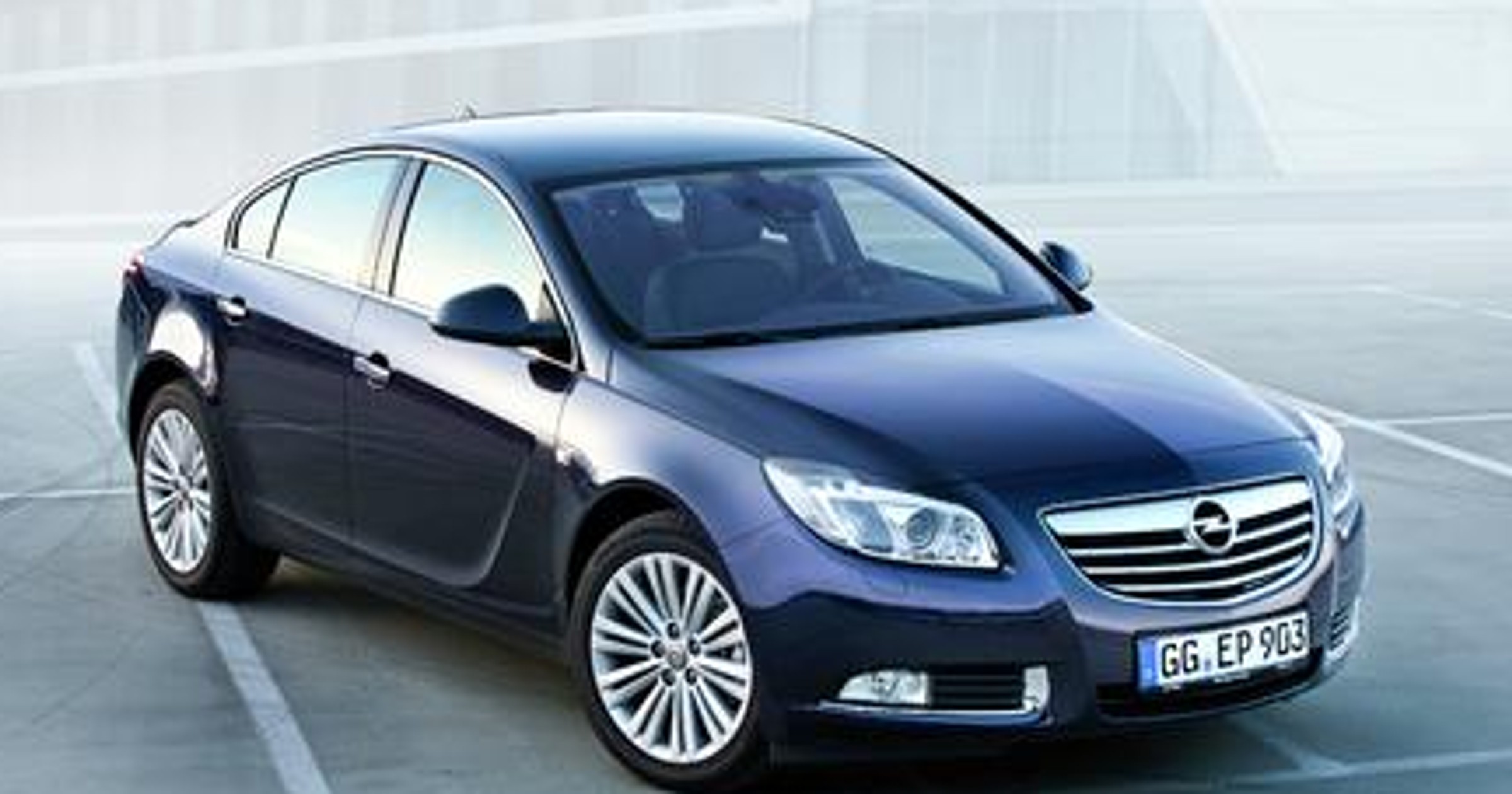 Opel Insignia z nowymi silnikami i wyposażeniem
