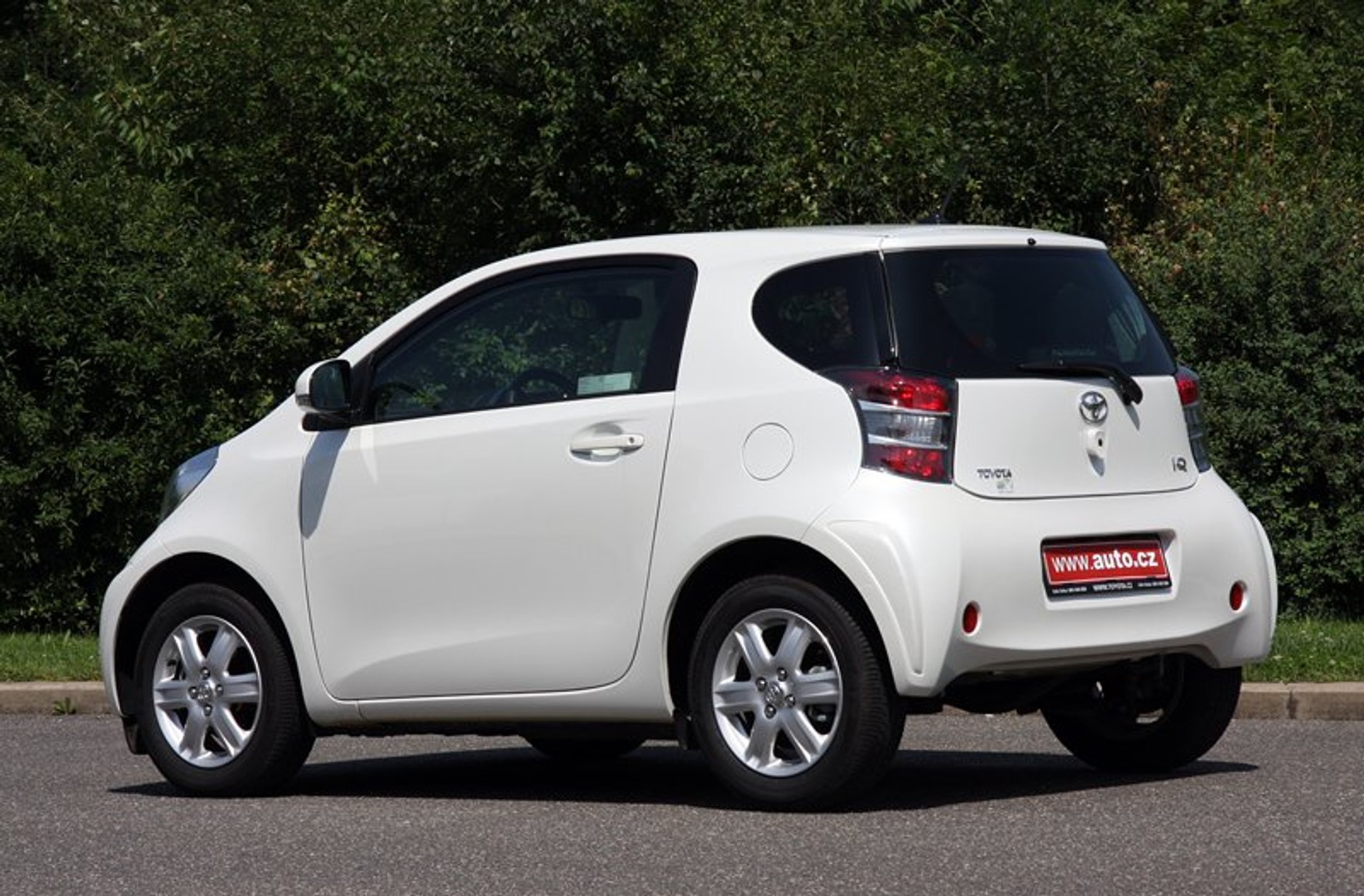 Test: Toyota iQ 1,0 (50 kW) – Má pod čepicí