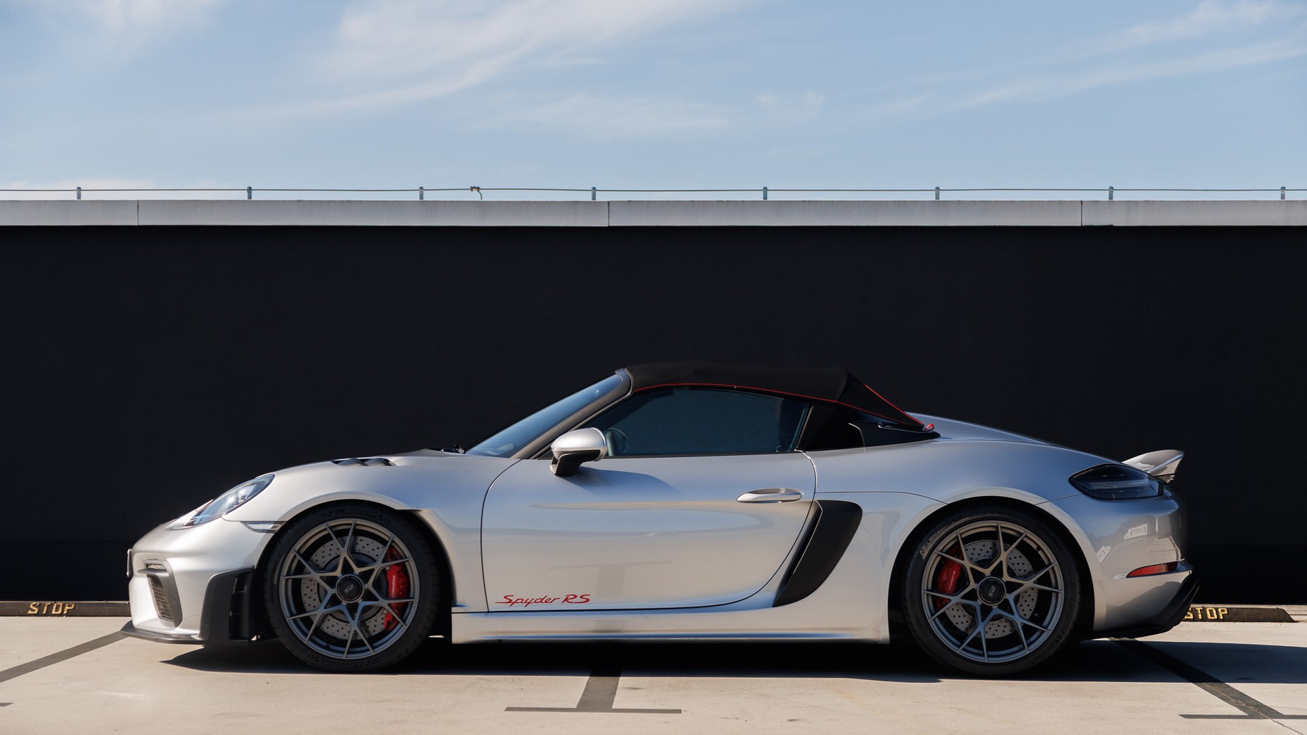 2025 Porsche 718 Spyder RS