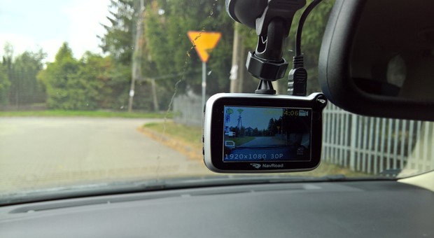 Test: samochodowa kamera z WiFi - NavRoad myCAM HD Pro GPS