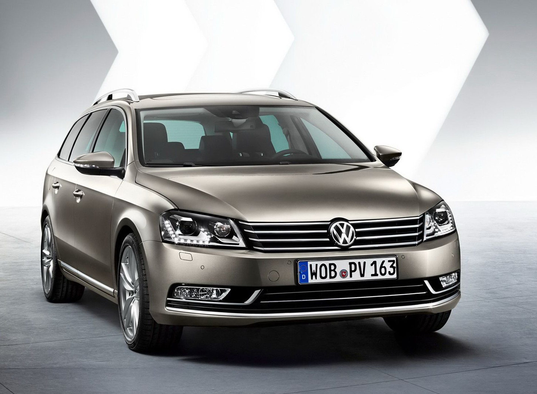Volkswagen Passat B7 wjechał na salony